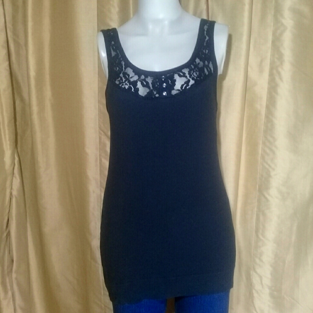 New Steve lace neckline black tank size M